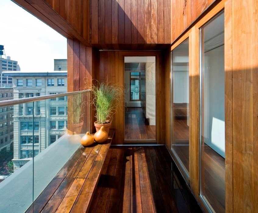 деревянные ниши для сидения на балконе